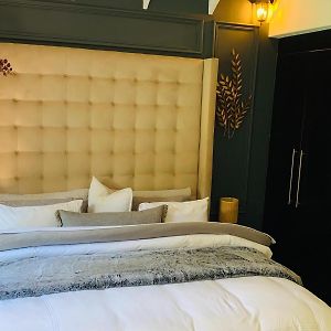 Deluxe Double or Twin Room Garden View